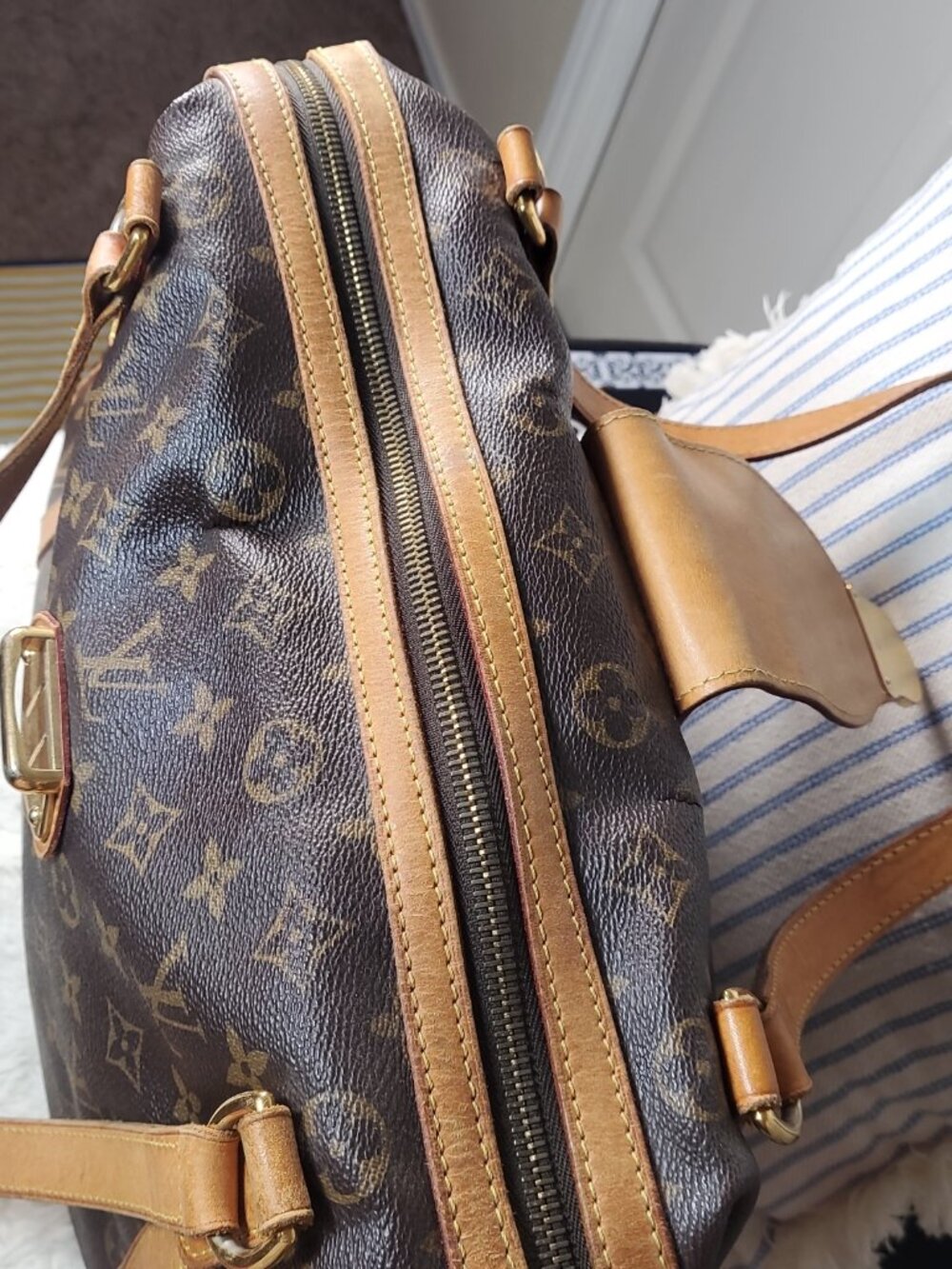 12. Louis Vuitton Monogram Shoulder Bag with Tan Shoulder Strap - Picture 5 of 16